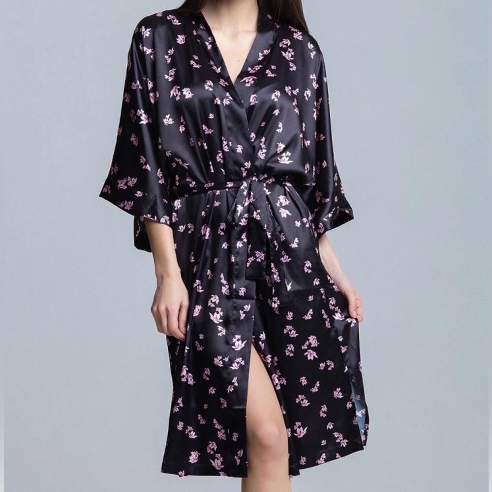 Victoria’s Secret xs/small long kimono robe new